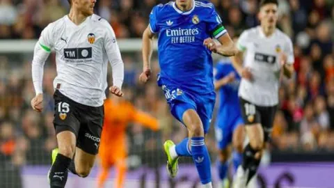 西海岸球队本赛季临时领队由德国名帅毛雷尔担纲